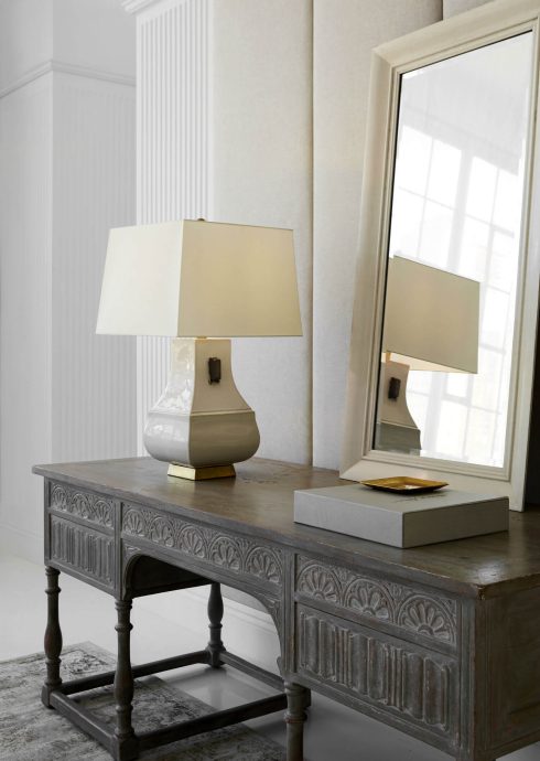 Taylors-Dallas_Visual-Comfort_Table-Lamp-CHA8694IVOBGPL-R